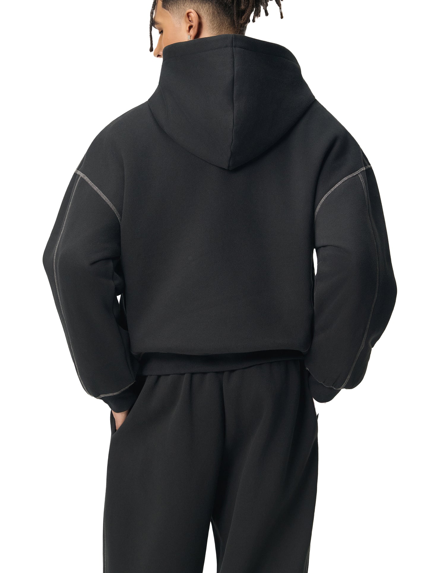 CONTRAST-STITCHED BOXY FLEECE HOODIE - BLACK